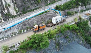 2 máy biến áp siêu trọng dự án Nhà máy Thủy điện Hòa Bình mở rộng đã 