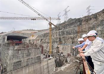 Dự án Thủy điện Hòa Bình mở rộng: Nỗ lực thi công an toàn trước diễn biến bất thường của thời tiết