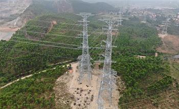 Hoàn thành 4 mạch đường dây 500kV đấu nối từ Trạm biến áp 500kV Vĩnh Yên