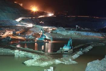Thủy điện Lai Châu đổ 500.000 m3 khối bê tông đầm lăn
