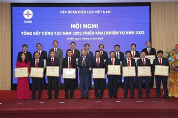 EVNPECC1 nhận danh hiệu “Tập thể lao động xuất sắc năm 2022” do Tập đoàn Điện lực Việt Nam trao tặng.